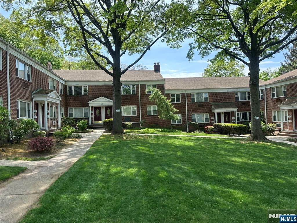 192 Hillside Avenue E2