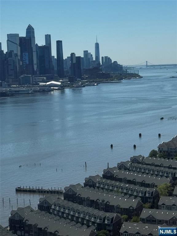 7002 Boulevard East 37F