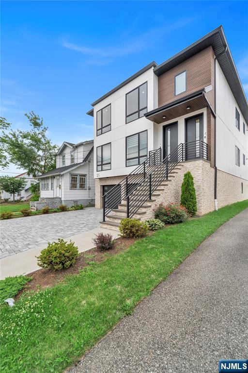 25 Edsall Boulevard