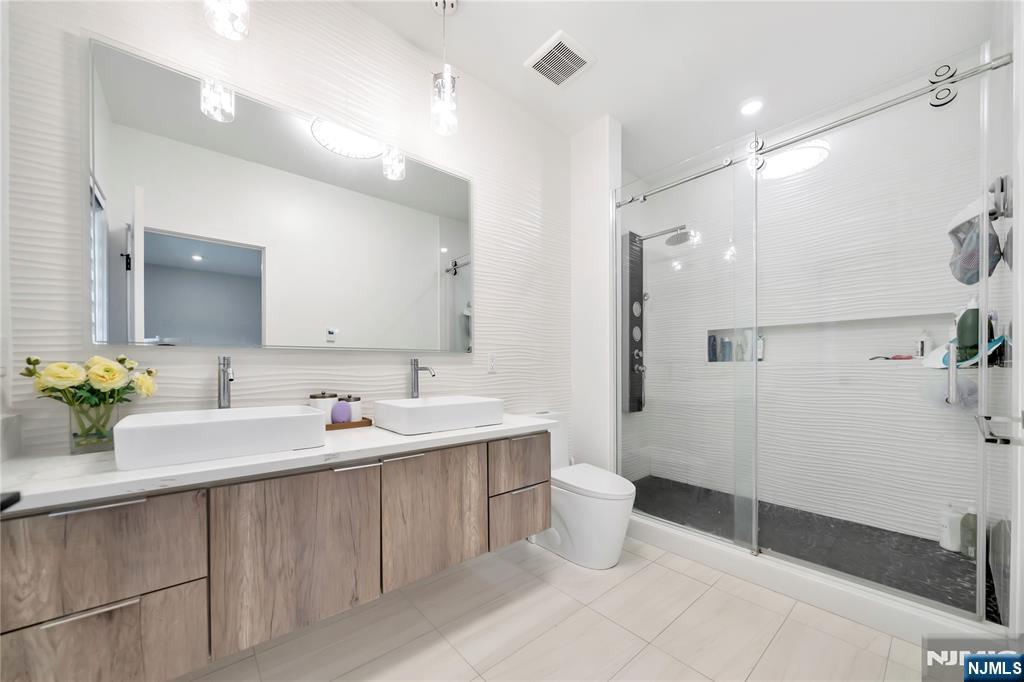 25 Edsall Boulevard