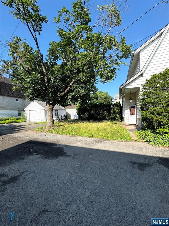 44 Hickory Avenue
