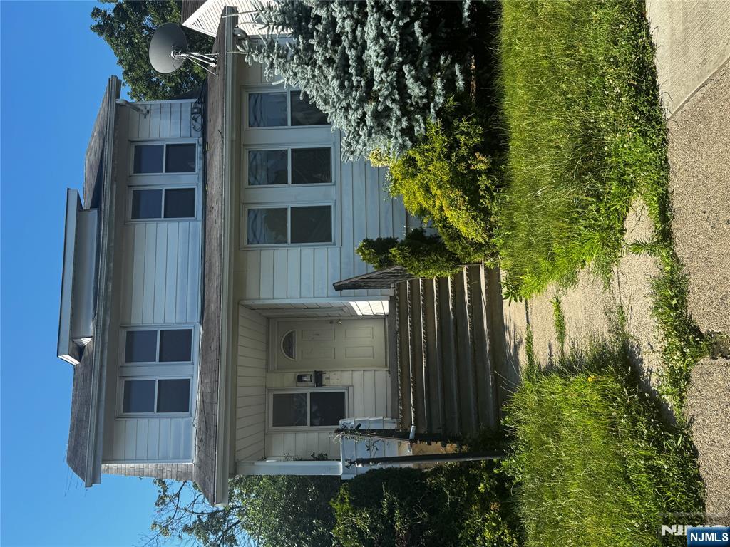 44 Hickory Avenue