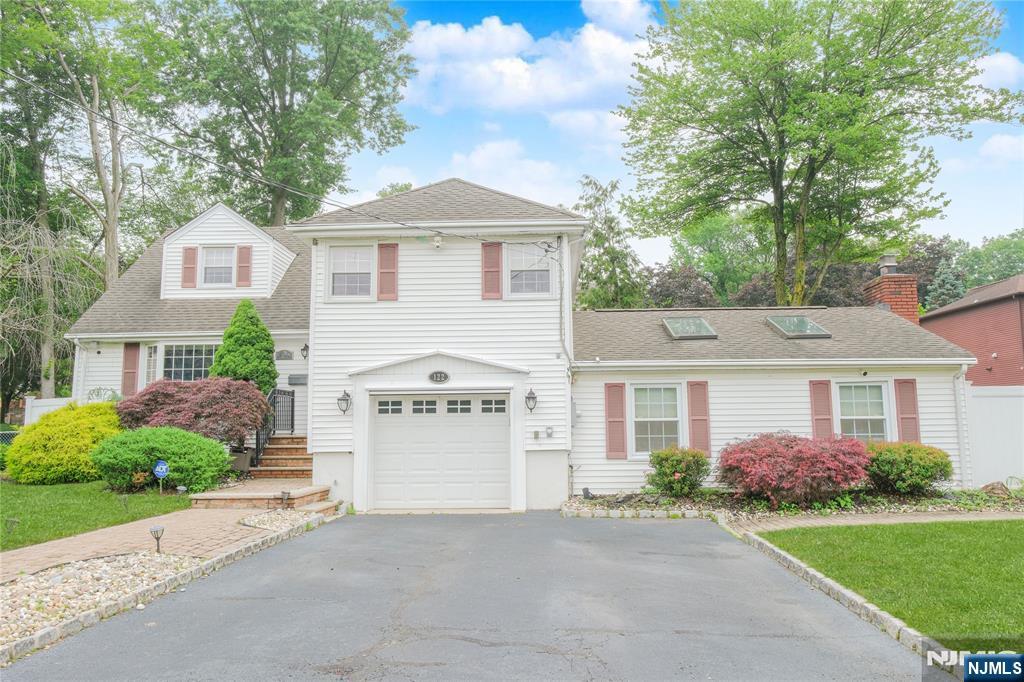 122 E Village Circle