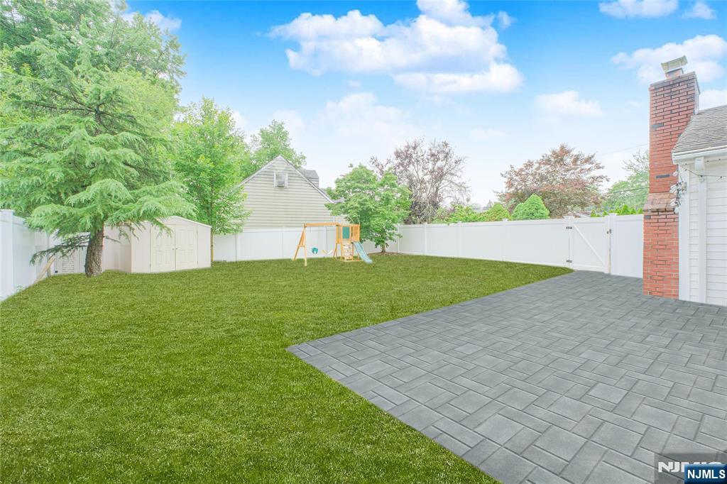 122 E Village Circle