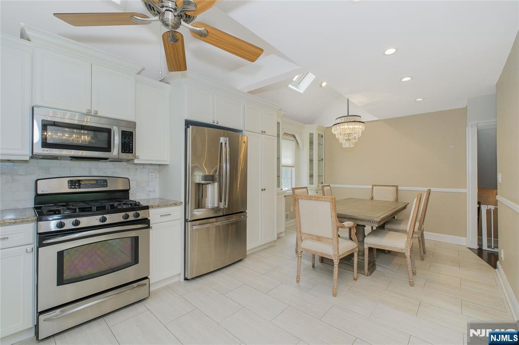 122 E Village Circle