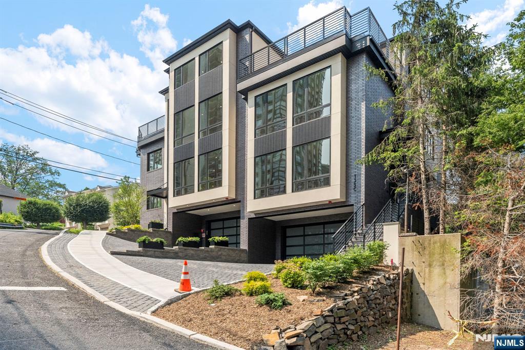 135 Old Palisade Road C