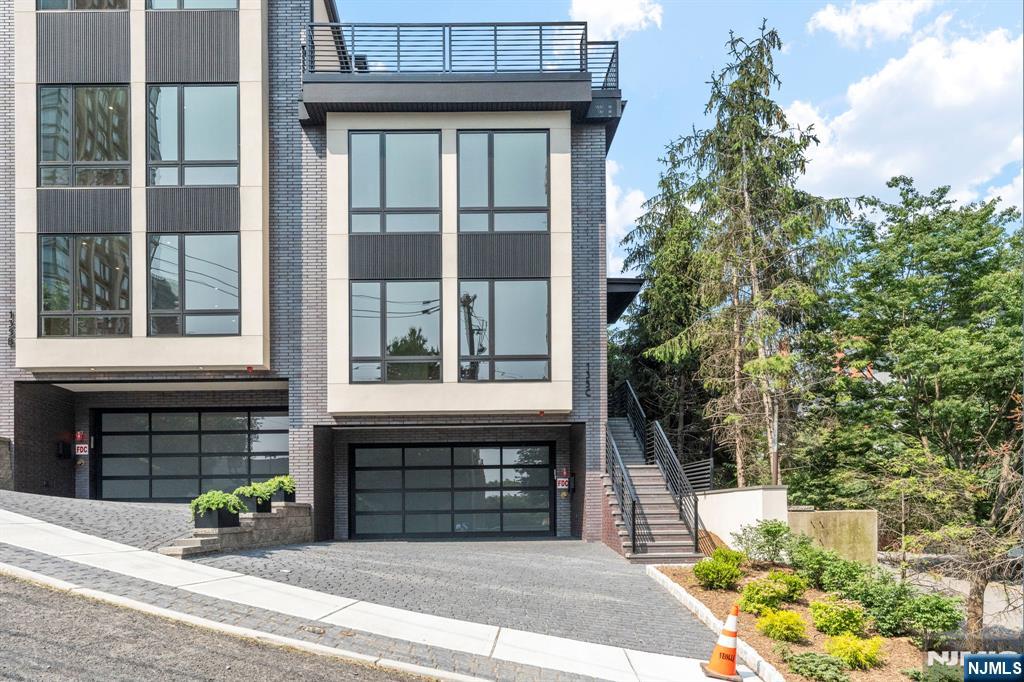 135 Old Palisade Road C