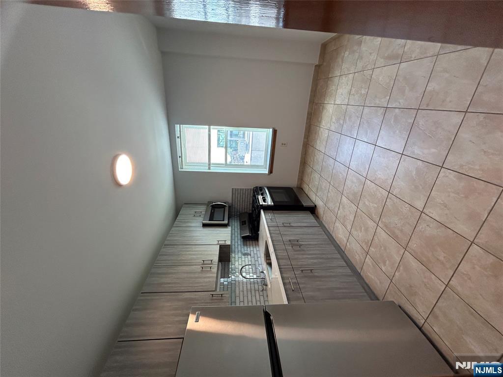 287 Lawton Avenue 11