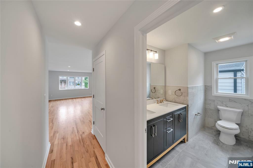 800 Pleasantview Terrace 2nd Floor