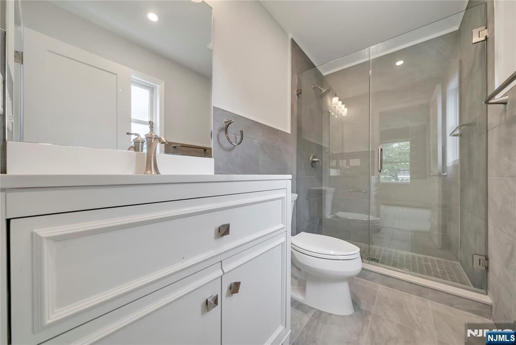 800 Pleasantview Terrace 2nd Floor