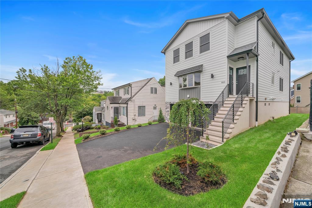 800 Pleasantview Terrace 2nd Floor