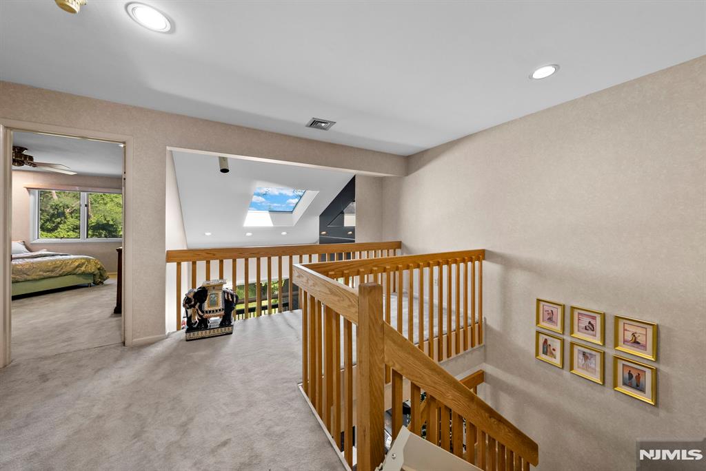 370 French Court