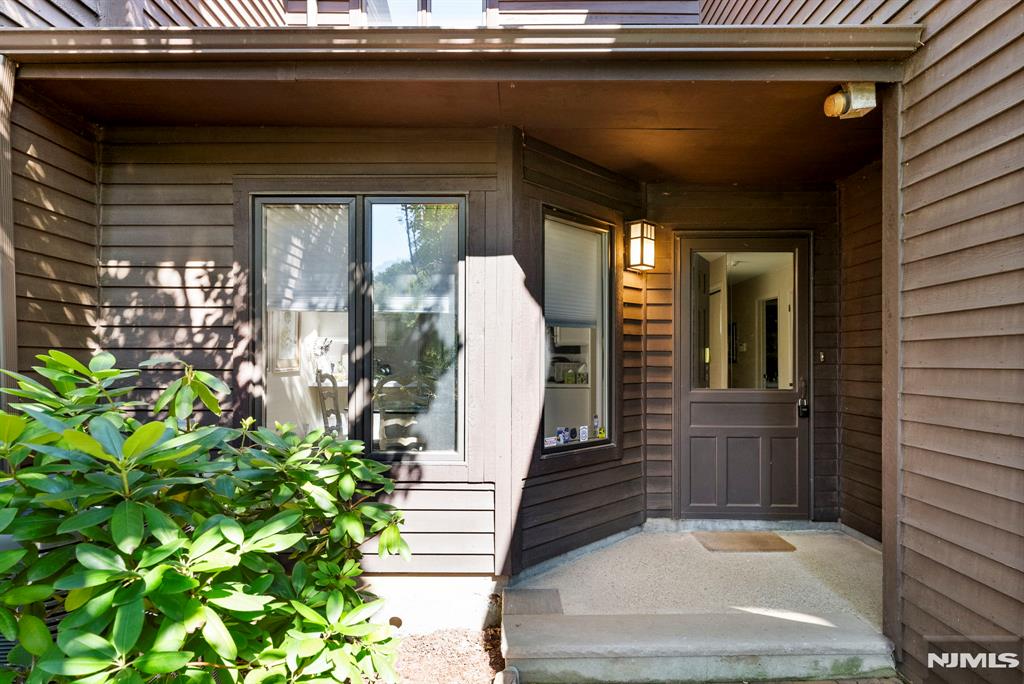 370 French Court