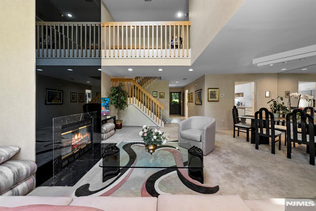 370 French Court