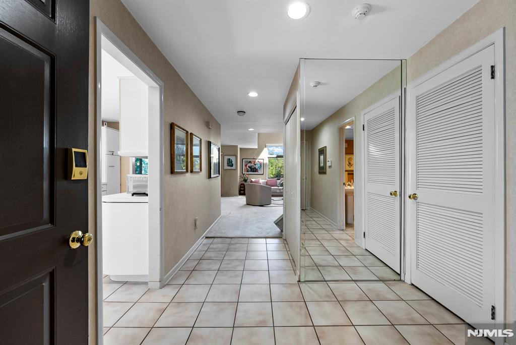 370 French Court