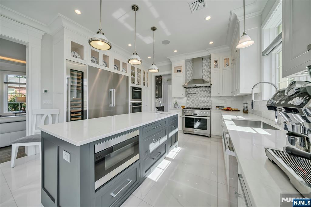 214 Forest Road