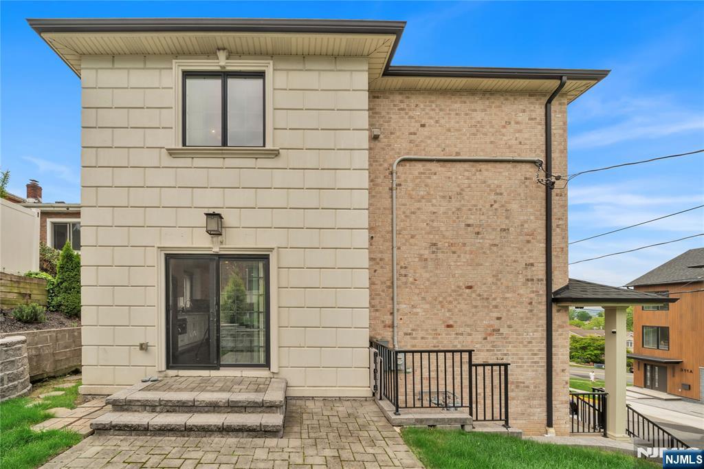 319 E Central Boulevard A
