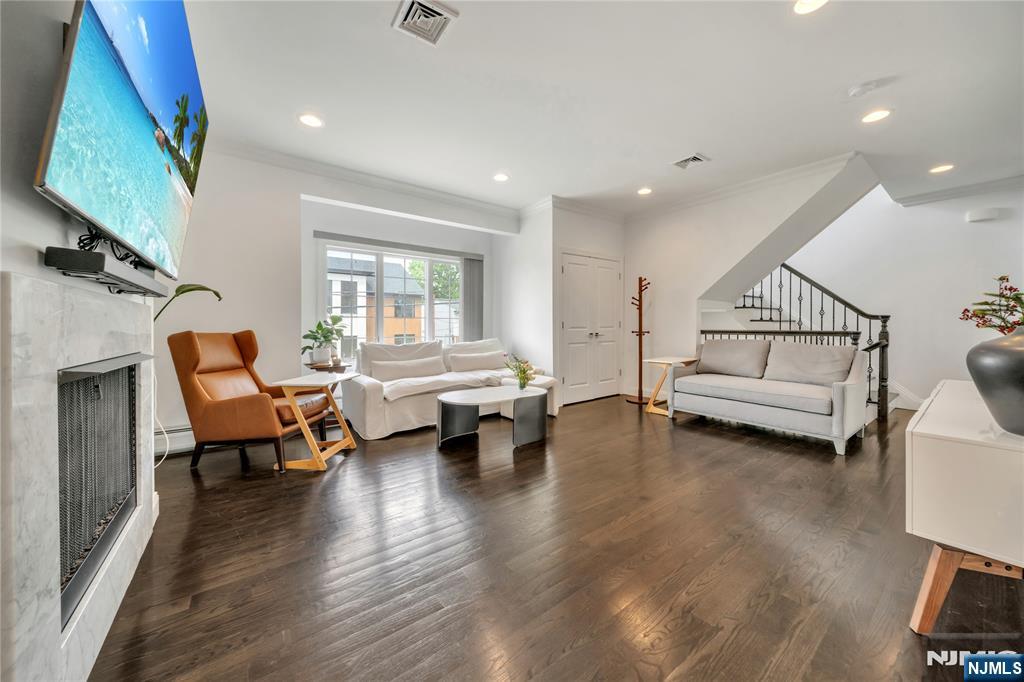319 E Central Boulevard A