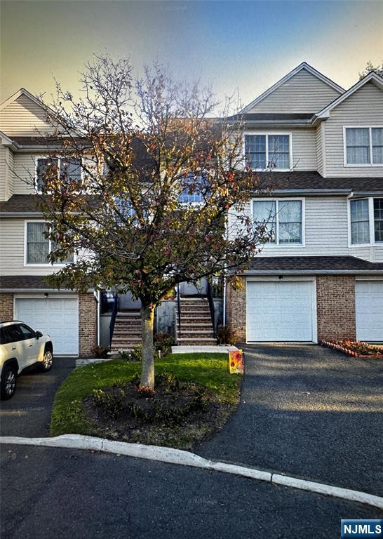 302 Grand Ridge Drive