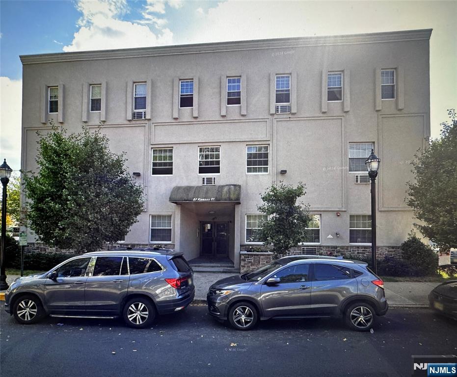 61 Kansas Street 3C