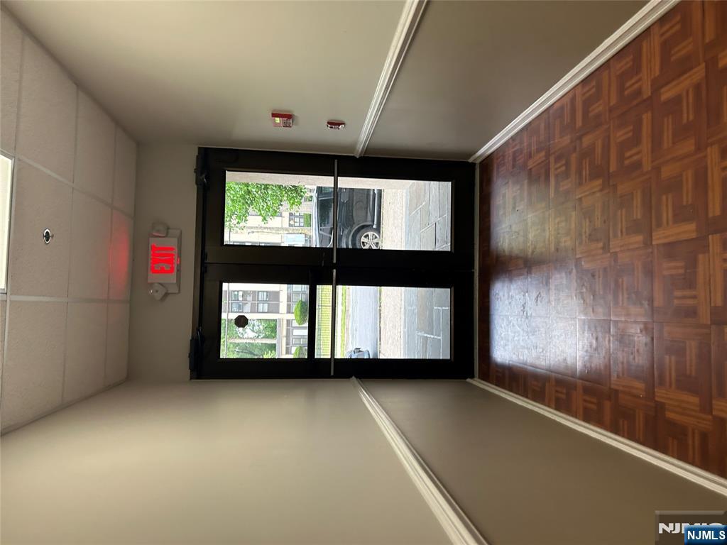 61 Kansas Street 3C