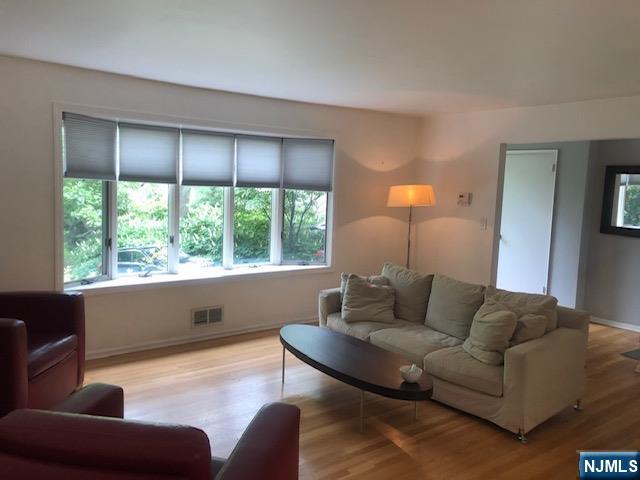 32 Greenway Court