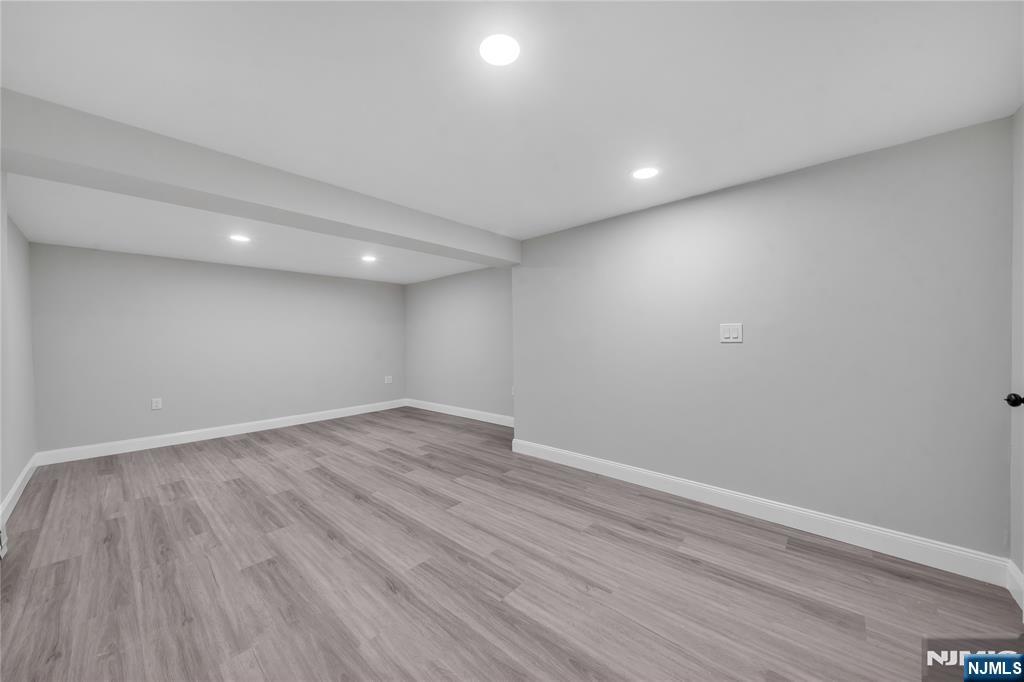 1027 Maple Avenue