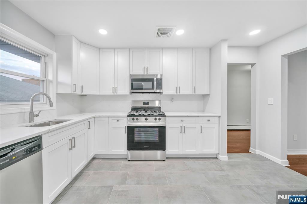 1027 Maple Avenue