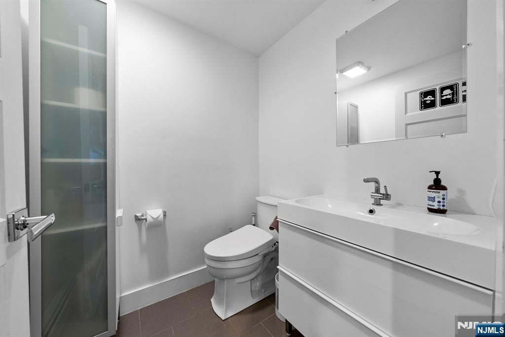 807 Edgewood Lane B