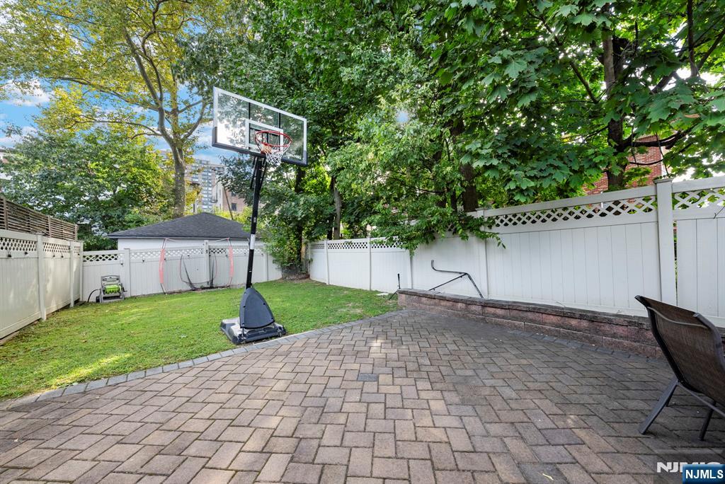 807 Edgewood Lane B