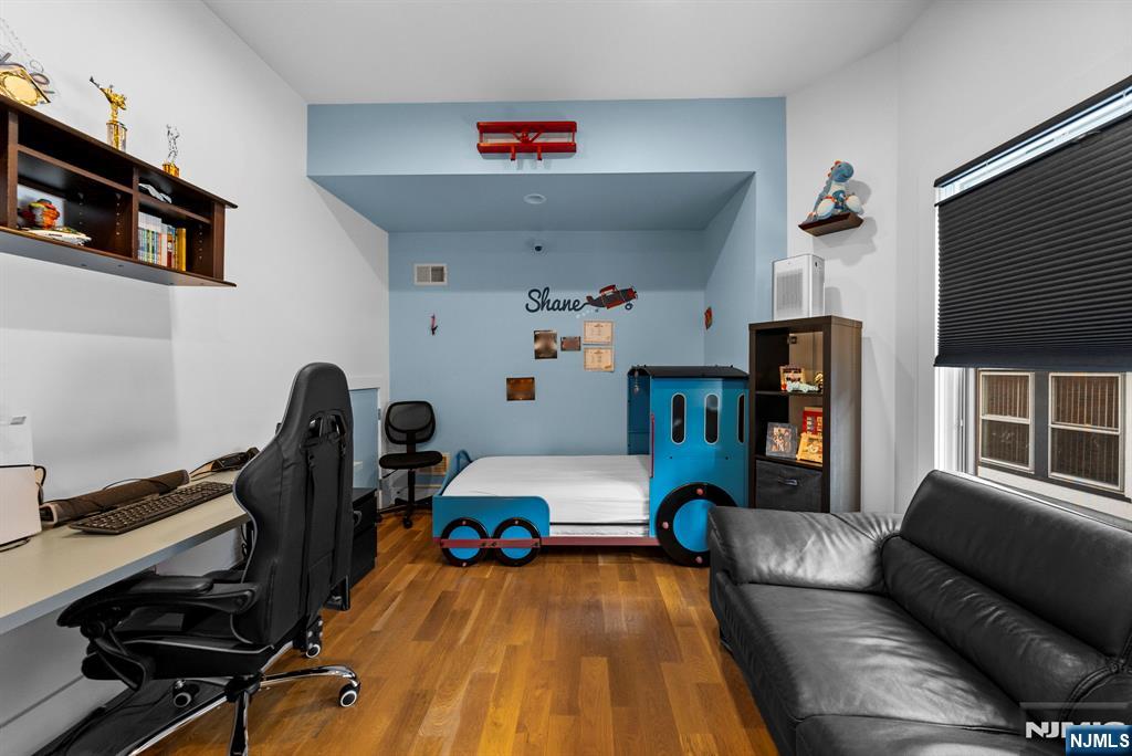 807 Edgewood Lane B