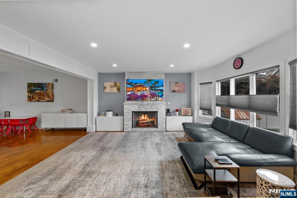 807 Edgewood Lane B