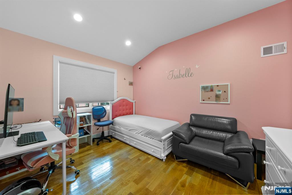 807 Edgewood Lane B