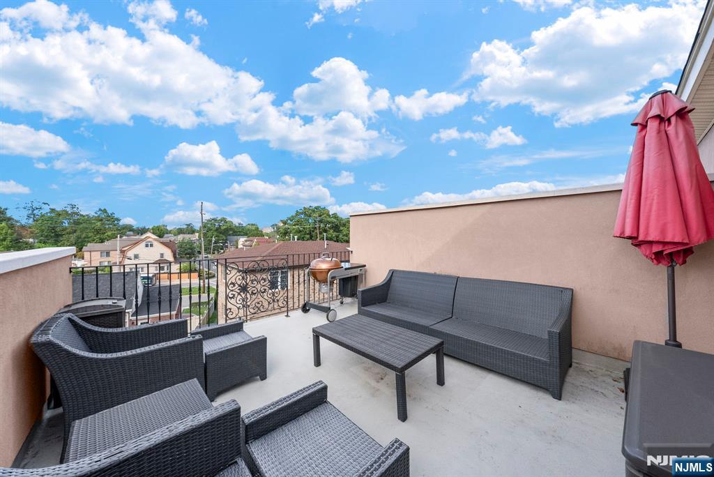 807 Edgewood Lane B