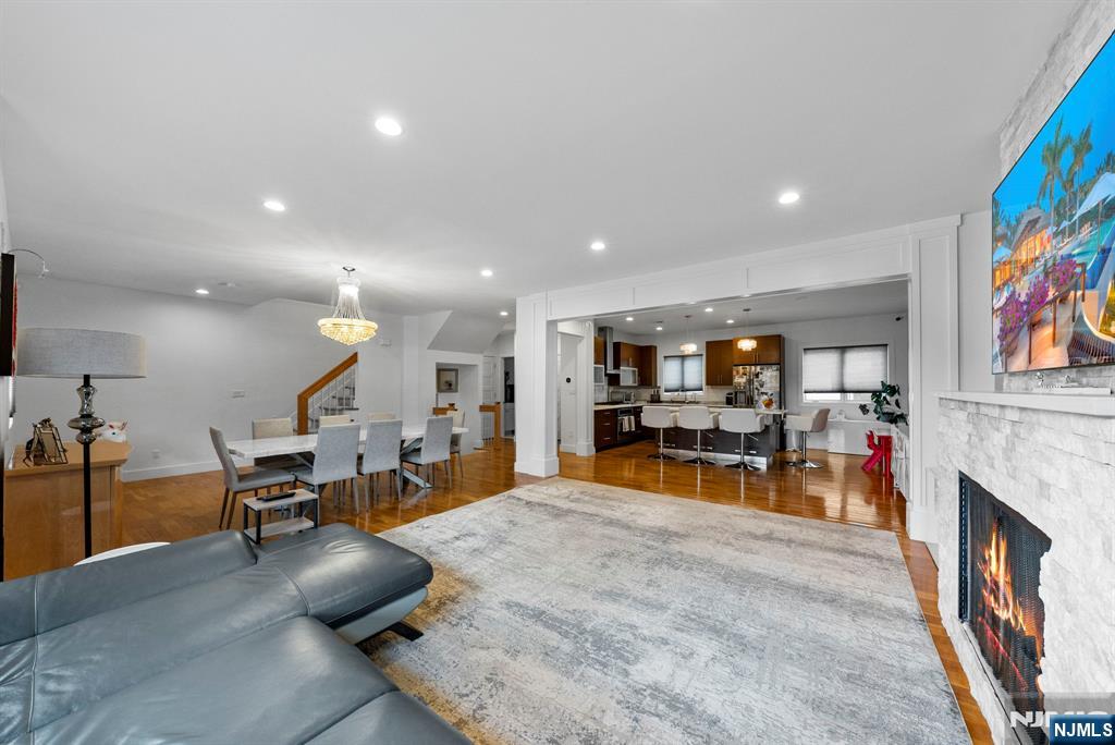 807 Edgewood Lane B