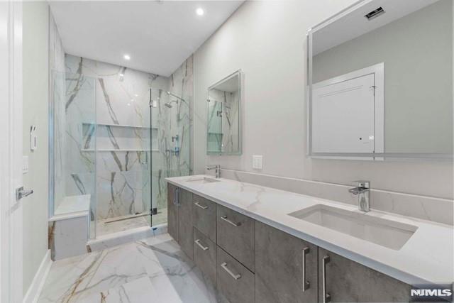 211 Warwick Avenue 1