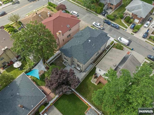 211 Warwick Avenue 1