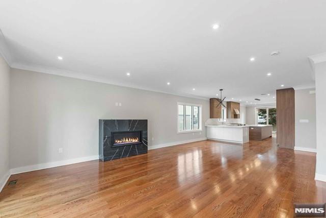 211 Warwick Avenue 1