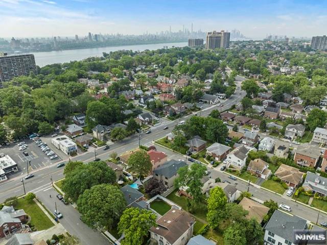 211 Warwick Avenue 1