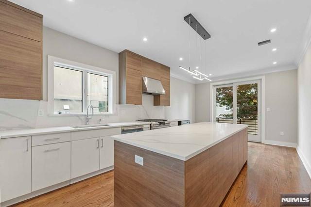 211 Warwick Avenue 1