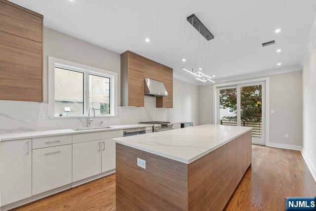 211 Warwick Avenue 1