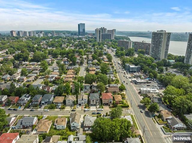 211 Warwick Avenue 1