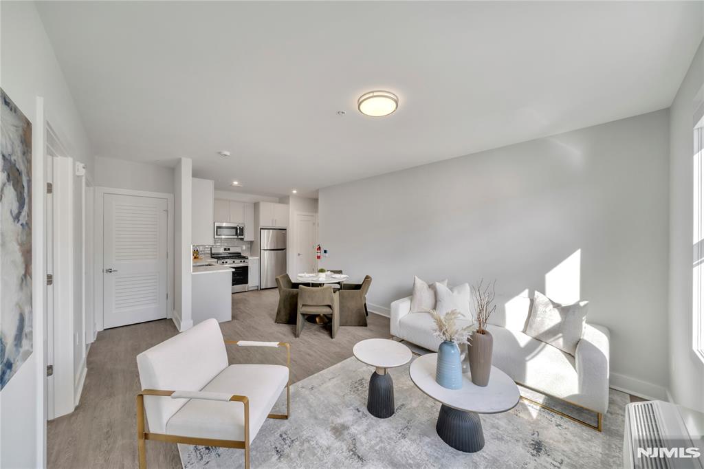 491 Walker Street 2G