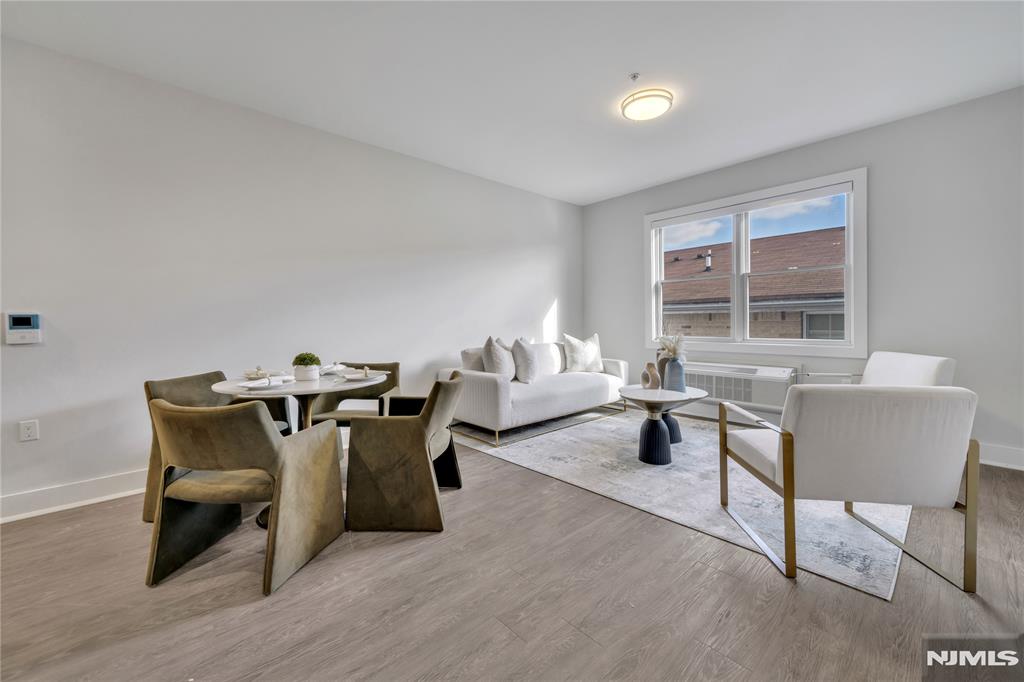 491 Walker Street 2G