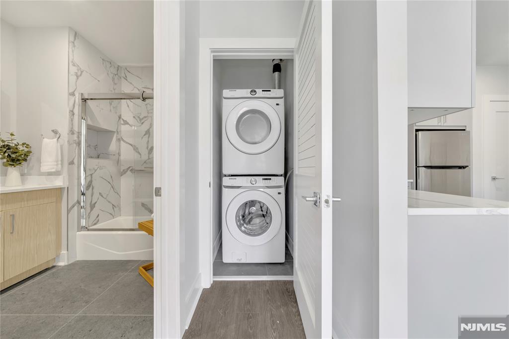 491 Walker Street 2G