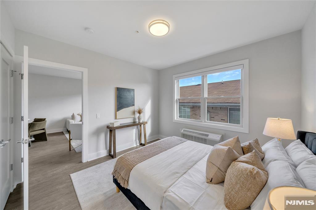 491 Walker Street 2G