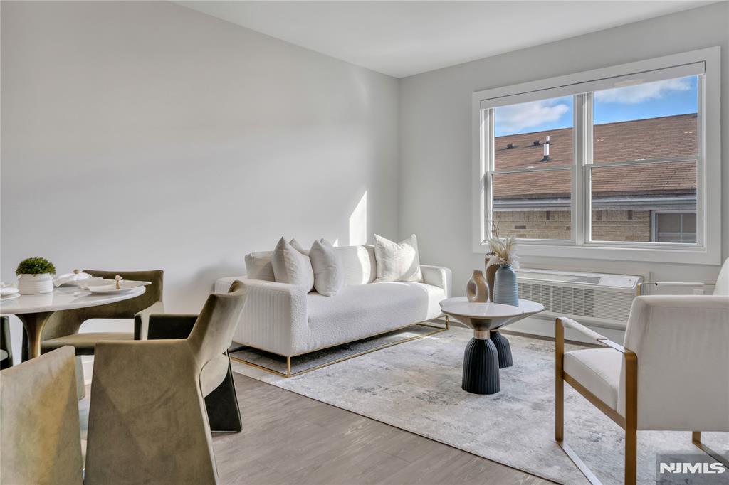 491 Walker Street 2G