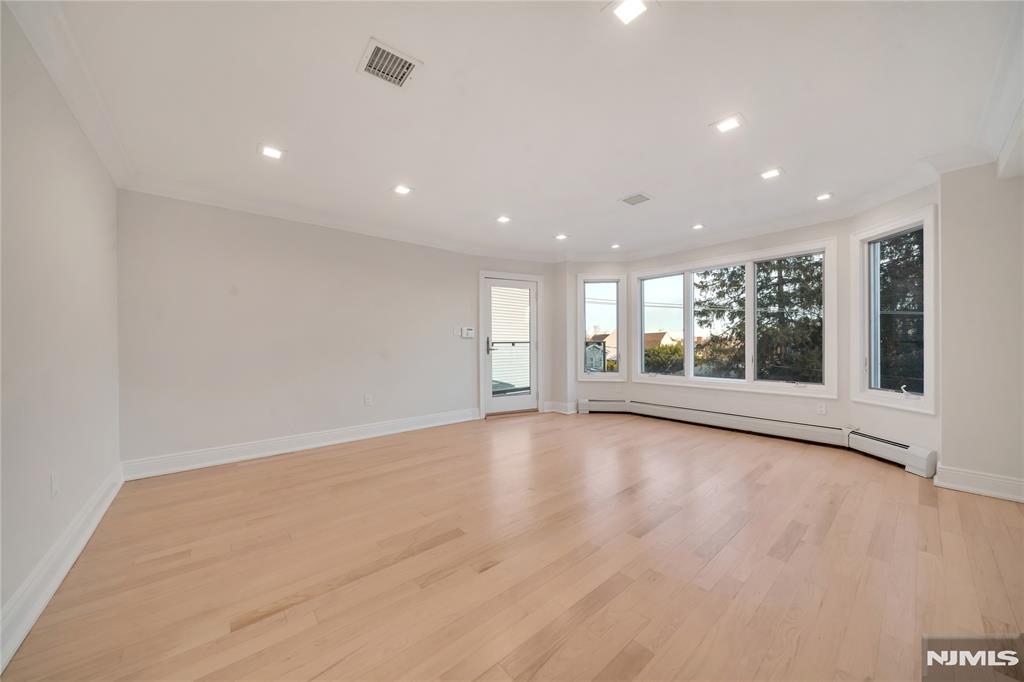 516 Undercliff Avenue