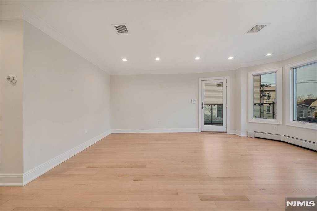 516 Undercliff Avenue