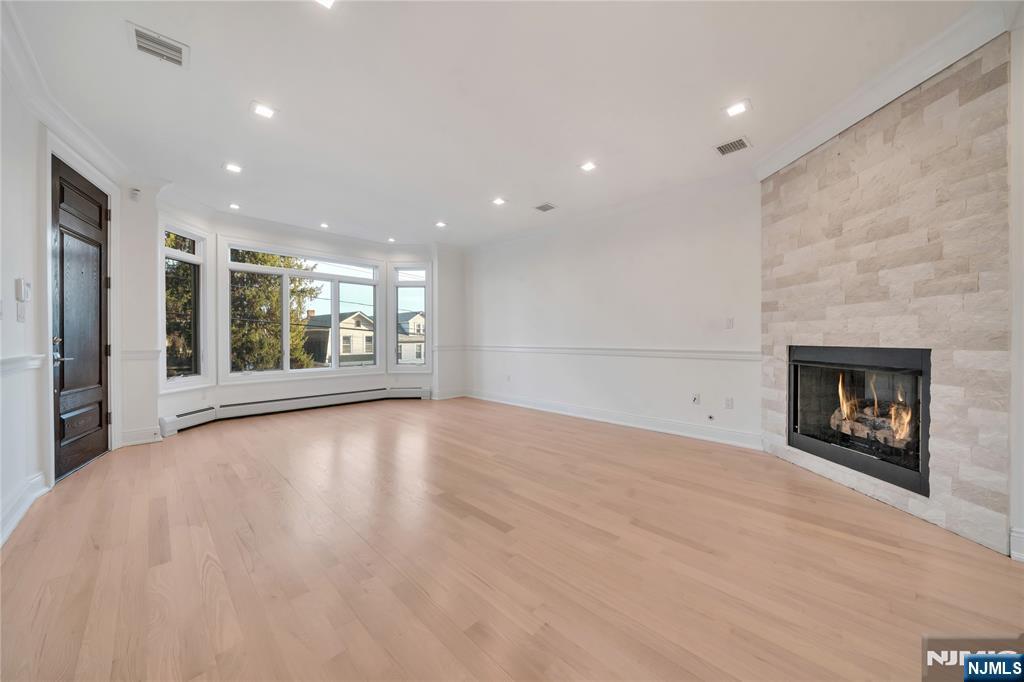 516 Undercliff Avenue